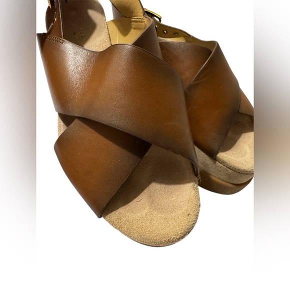 Michael Kors Becker Burnished Leather Flatform Sandal - Picture 4 of 11